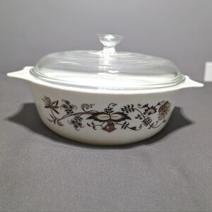Vintage Pyrex casserole dish w/ lid one vine day English brown paisley vine
